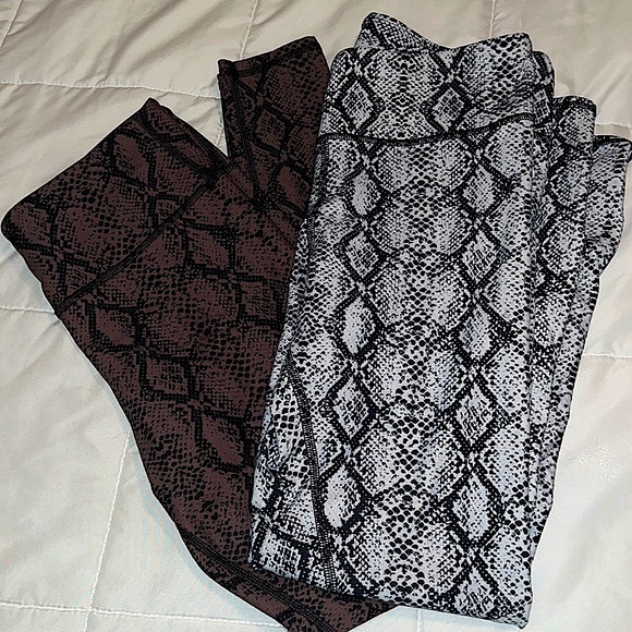 BECCA Pants - BECCA Snakeskin Design Leggings (2) - Both Size L